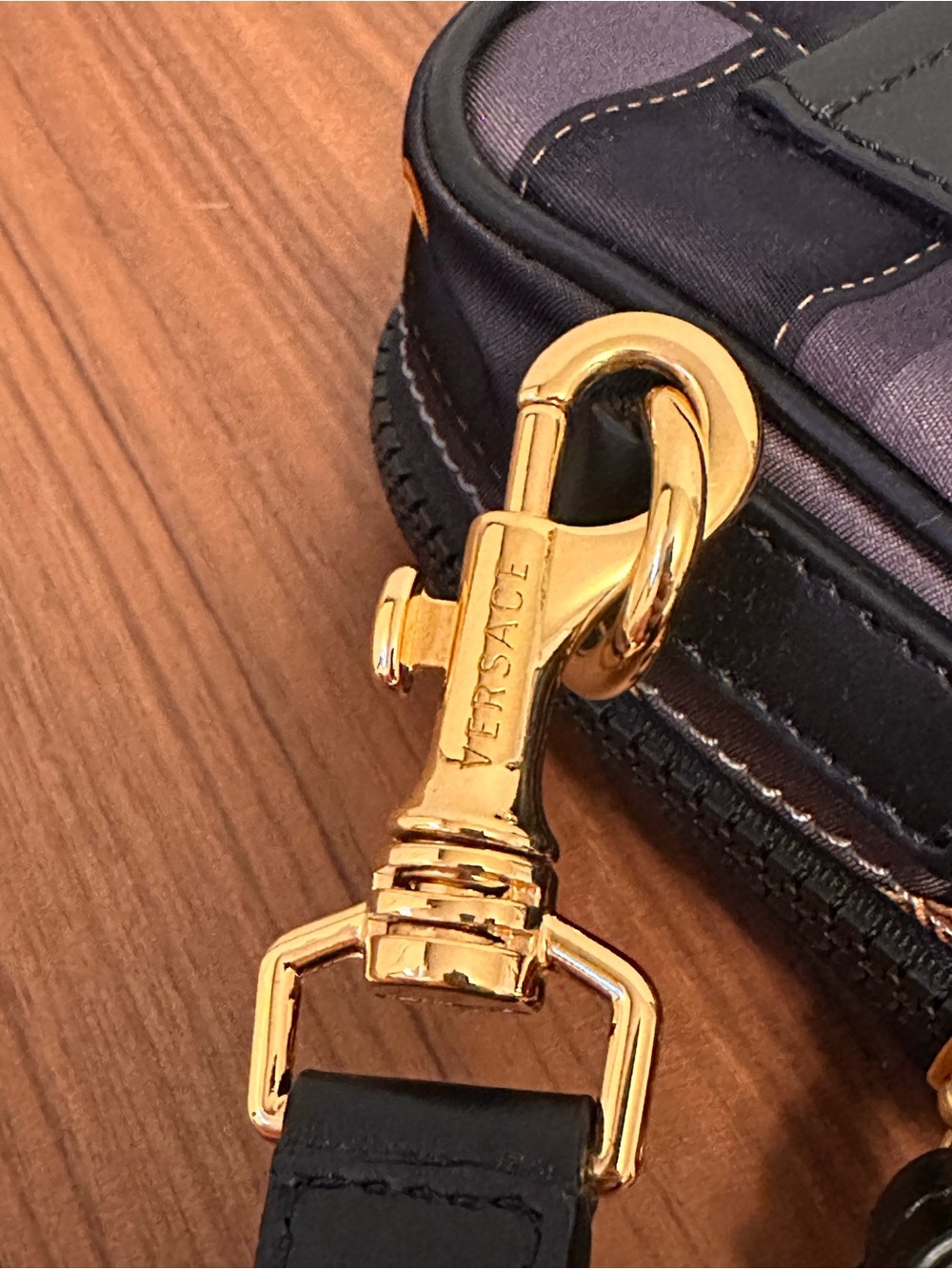 ‼️OPEN TO OFFERS ‼️
Versace Black and Gold Medusa Crossbody Bag - Picture 4 of 6